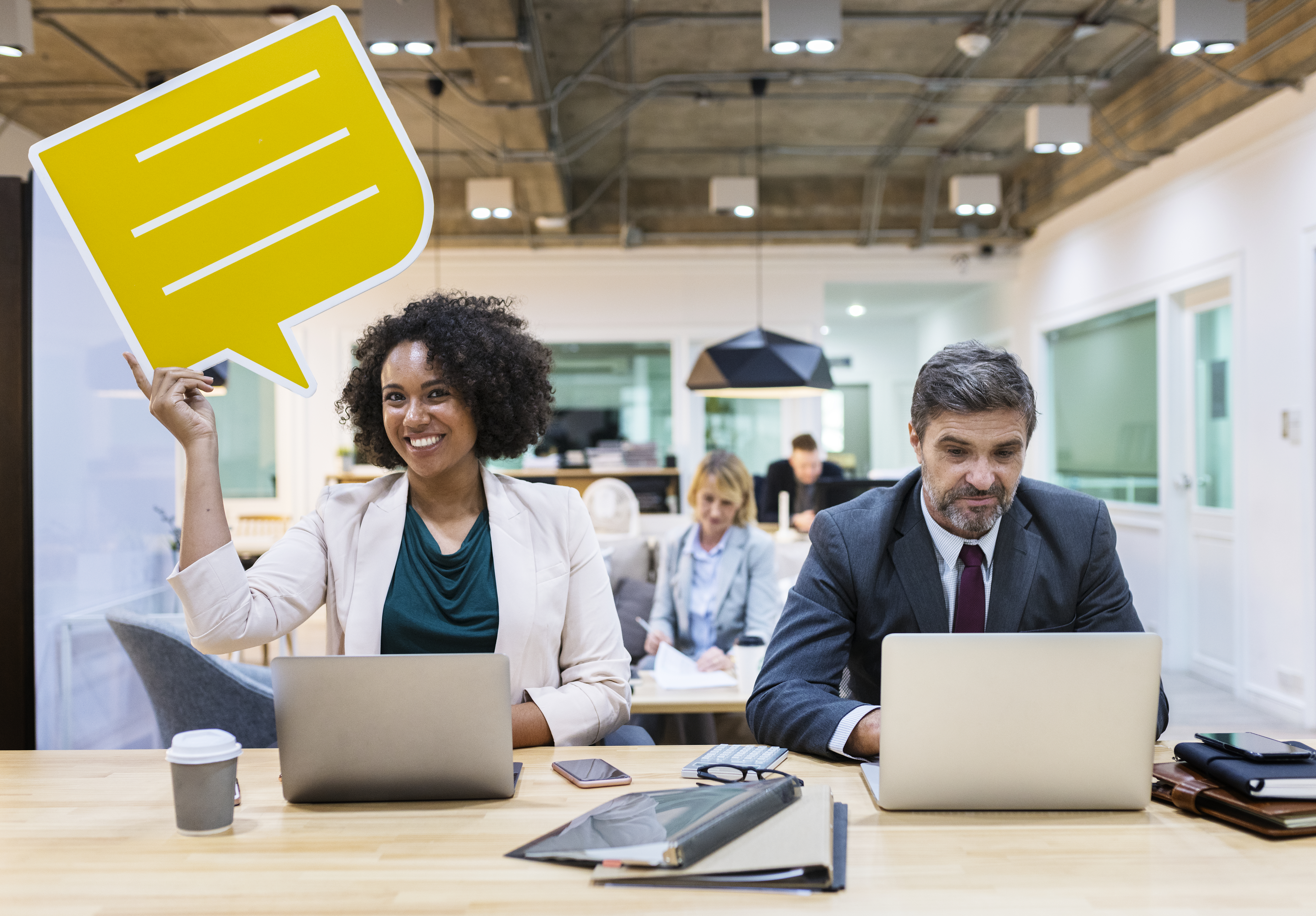 Comunicação Corporativa: A Ponte Essencial para o Sucesso ou a Barreira Invisível para o Crescimento?